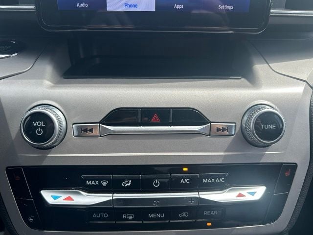 2023 Ford Explorer XLT 4WD