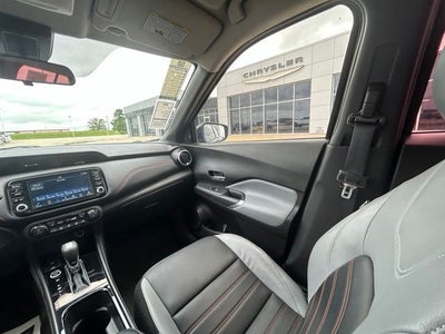 2023 Nissan Kicks SR