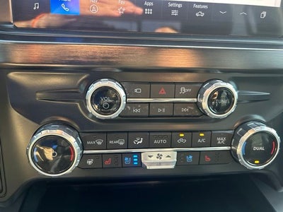 2025 Ford F-350SD Lariat DRW 4WD
