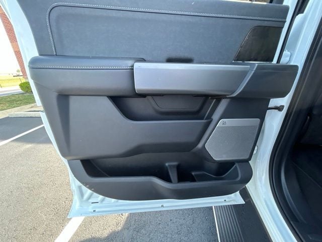2025 Ford F-350SD Lariat DRW 4WD