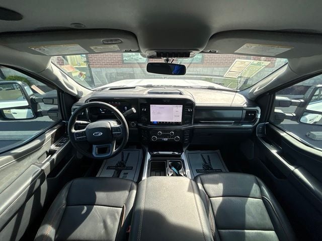 2025 Ford F-350SD Lariat DRW 4WD