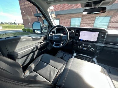 2025 Ford F-350SD Lariat DRW 4WD