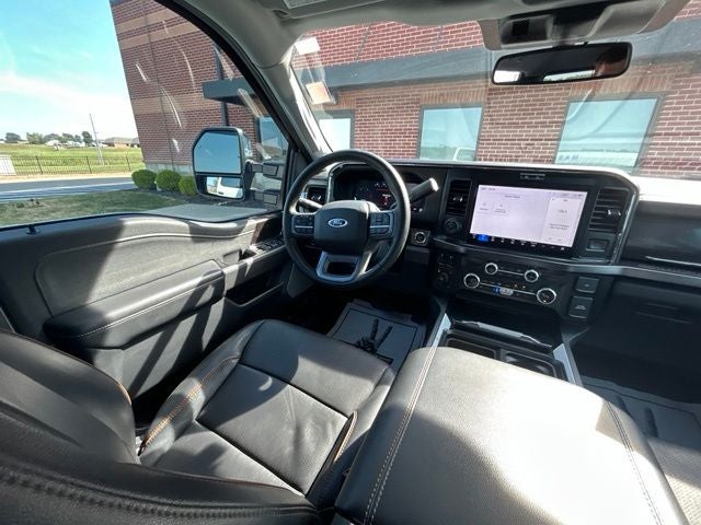 2025 Ford F-350SD Lariat DRW 4WD
