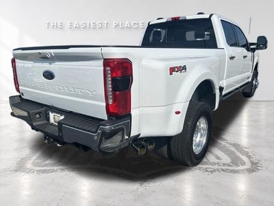 2025 Ford F-350SD Lariat DRW