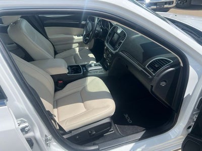 2020 Chrysler 300 Touring