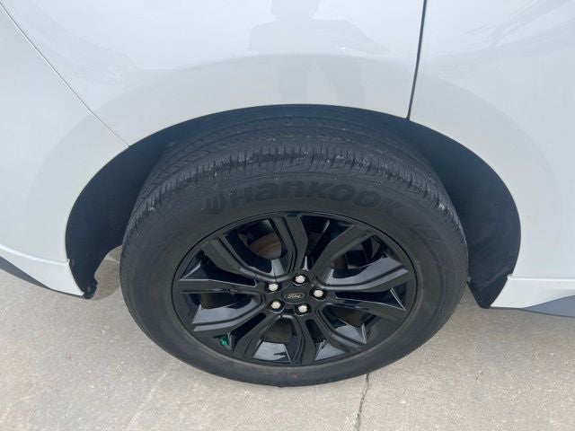2022 Ford Edge SE