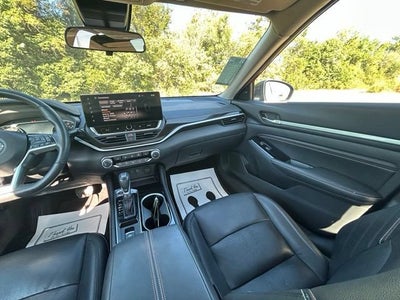 2023 Nissan Altima 2.5 SR