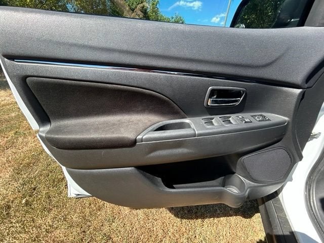 2023 Mitsubishi Outlander Sport ES
